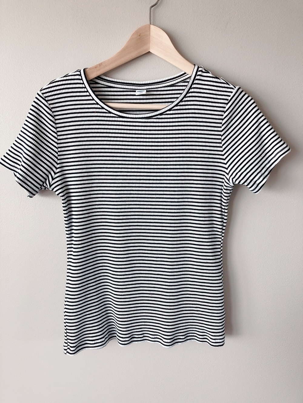 Old Navy Striped Short-Sleeve Ribbed Top Tshirt Black & White tee